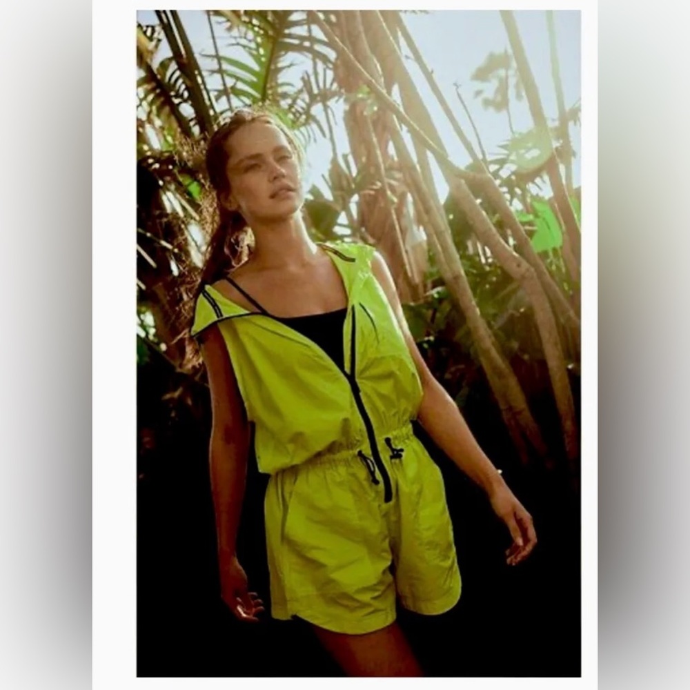 Free People Movement Hike And Race Runsie Romper. Size Large. NWOT